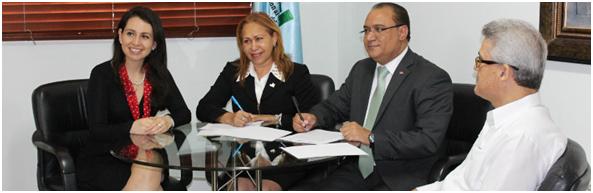 Ms. Adriana Valenzuela from UNITAR; Ms. Denia Burgos from INAFOCAM; Mr. Omar Ramírez and Mr. Moisés Álvarez from CNCCMDL