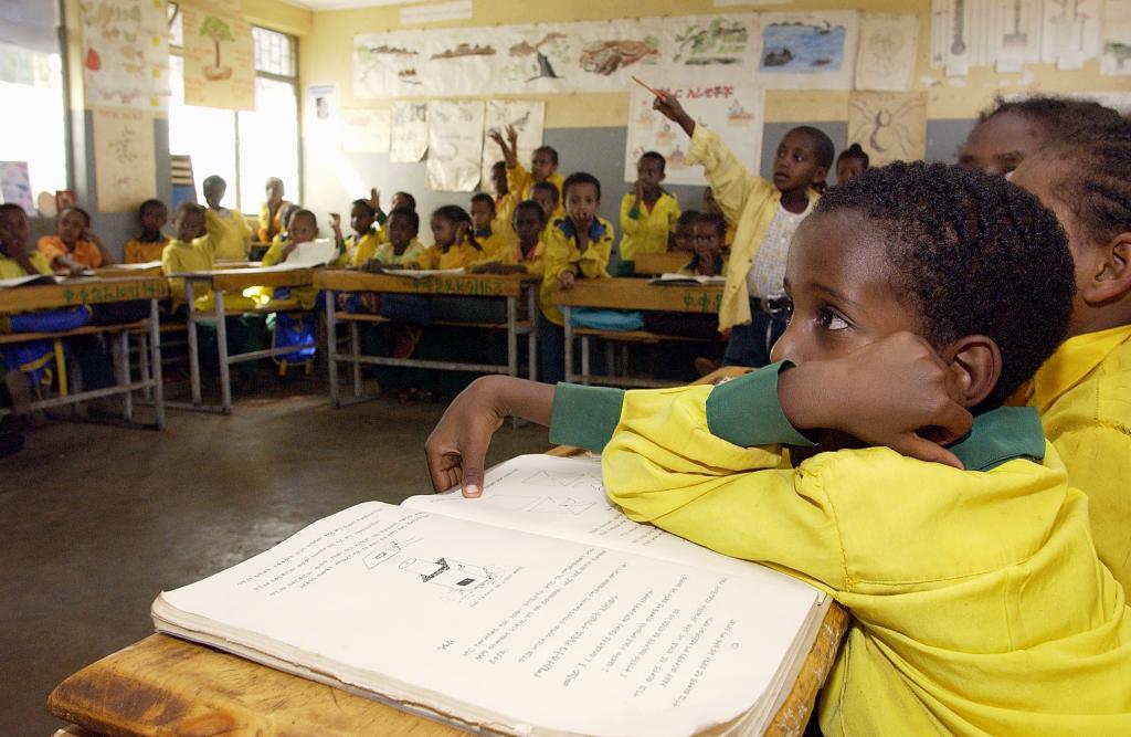 Primary school students in class, Harar, Ethiopia. UN Photo/Eskinder DebebePhoto/#20832