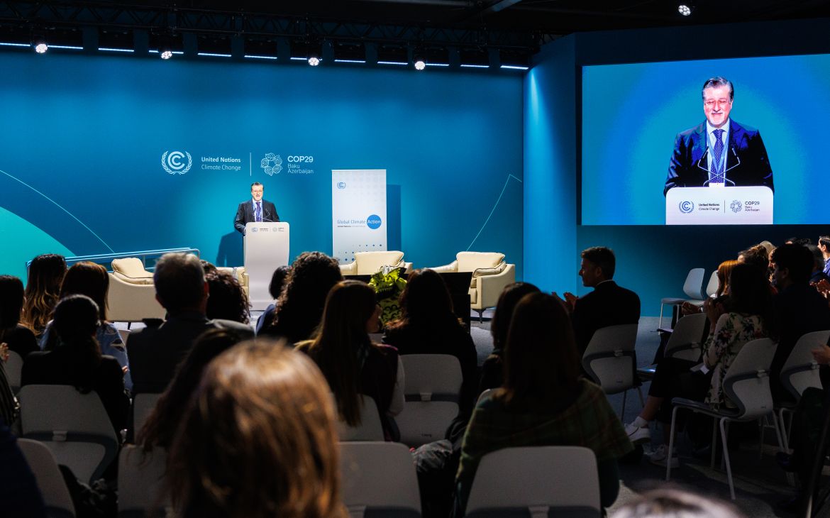 Climate Change Diplomacy: Advanced Negotiation Skills and Strategies