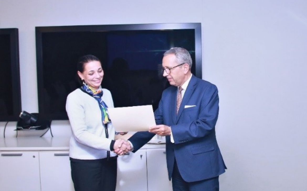 H.E. Mr. Moncef Baati, Permanent Representative to the Mission of Tunisia, attended the conclusion of the training session, and distributed a Certificate of Completion to the nine Tunisian Diplomats who completed the training course with UNITAR
