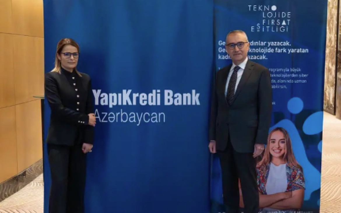 Director CIFAL Istanbul Dr Çisil Sohodol on the left accompanied by Yapı Kredi Bank Representative