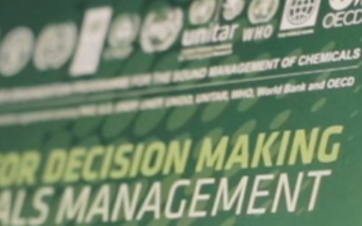 IOMC Toolbox for Decision Making in Chemicals Management: Recommendations from the Mid-term Evaluation IOMC Toolbox for Decision Making in Chemicals Management: Recommendations from the Mid-term Evaluation