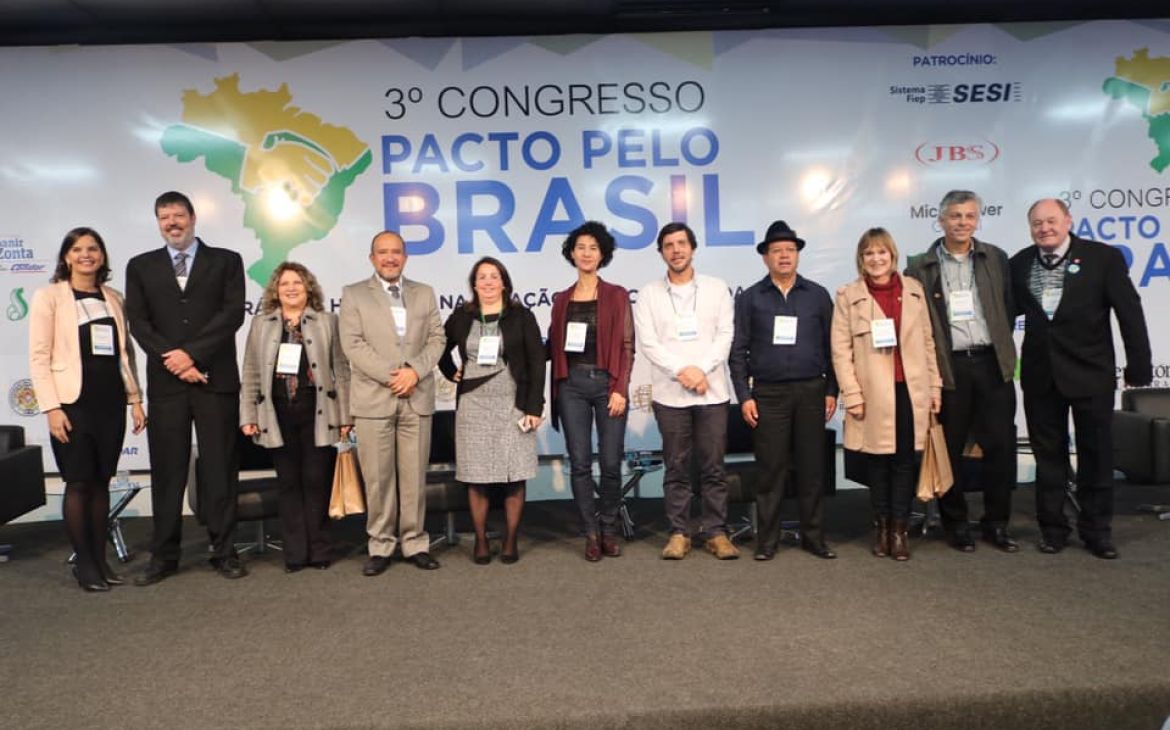 Speakers and chairs in the inauguration ceremony of the 3rd Congress Pact for Brazil