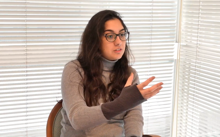 Sara El Koussa being interviewed.