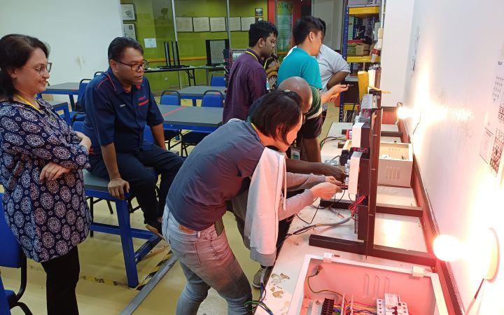 Participants during the Hand-on Labs session.