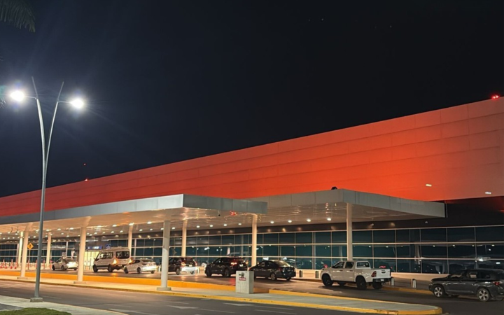 Merida International Airport Illuminates Orange on the International Day for the Elimination of Violence against Women 