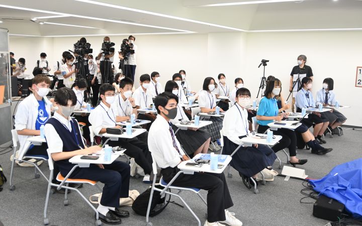 Audience for the Power of Youth from Hiroshima: High school students in Hiroshima and media personnel 