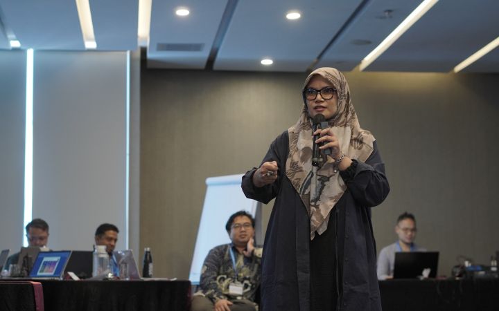Participant giving a speech in the UNITAR Sea and Huma Security Workshop in Jakarta