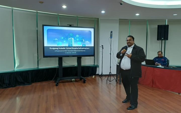 Dr. Suthan Kaveri gives a presentation.