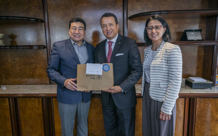 UNITAR's Alex Mejia and FIEP leaders renew cooperation for advancing sustainable development in Paraná.