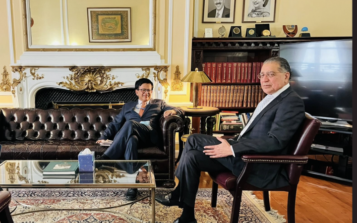 Mr. Seth and Ambassador Munir Akram