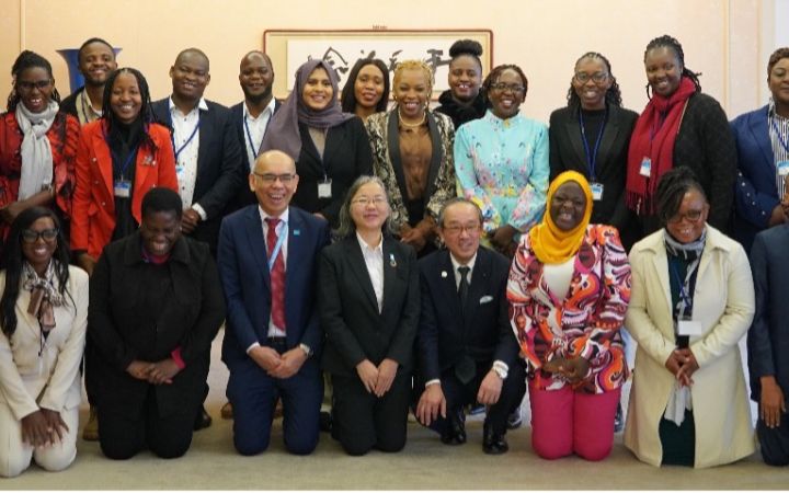 Participants paid a courtesy visit to the Hiroshima Mayor’s Office 