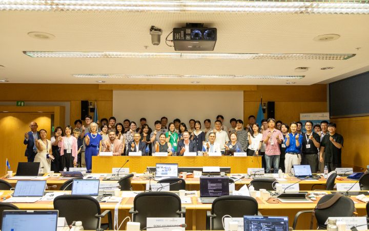 Group photo of all the participants and the panelists.