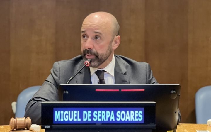 Mr. Miguel de Serpa Soares speaking at the briefing