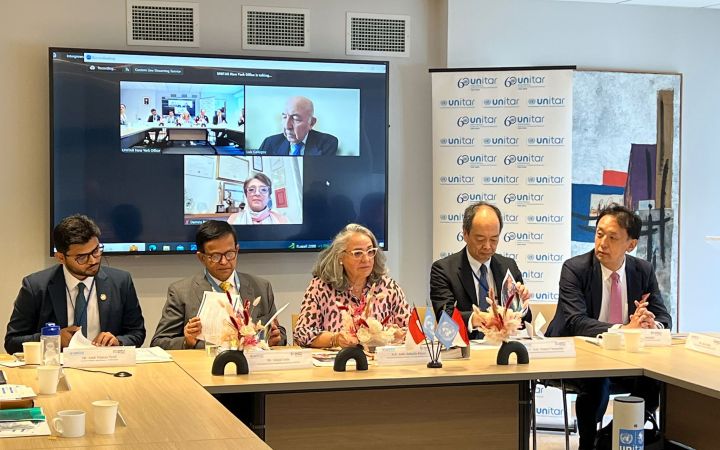 From left to right: Mr. Amir Hamza Syed, Mr. Nikhil Seth, H.E. Amb. Isabelle Picco, H.E. Amb. Osamu Yamanaka, Mr. Kunihiko Shimada 