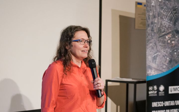 Michelle De Gruchy, trainer from UNITAR/UNOSAT